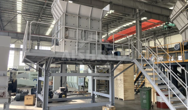 用于生活垃圾和轻型包装的垃圾破袋机