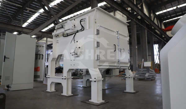 小型自动单轴撕碎机：强劲撕碎，一机多用，赋能多元废料高值回收