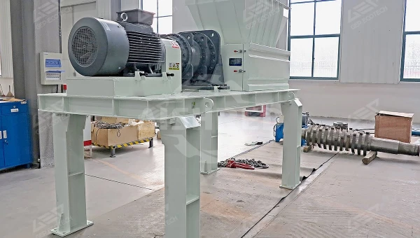 重型生物质粉碎机