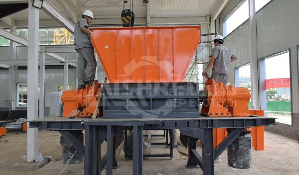 800型单双轴撕碎机处理量解析与型号参数：高价值工业垃圾处理方案