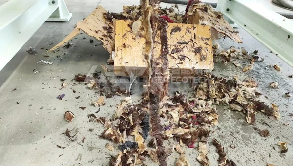 牛皮破碎用什么设备好？高韧性、高纤维废皮革撕碎难题这样破！